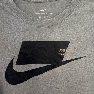 Rare Nike Men's Heather Gray Tee with Black Logo